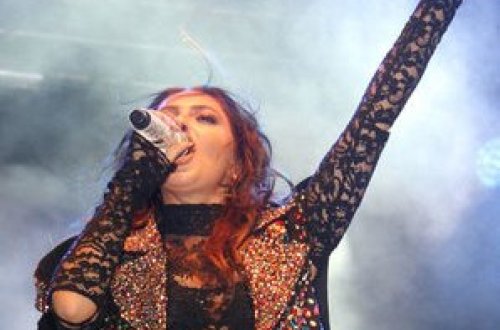 Hadisə elə geyindiki HƏR YERİ ÇÖLDƏ QALDI - FOTOLAR