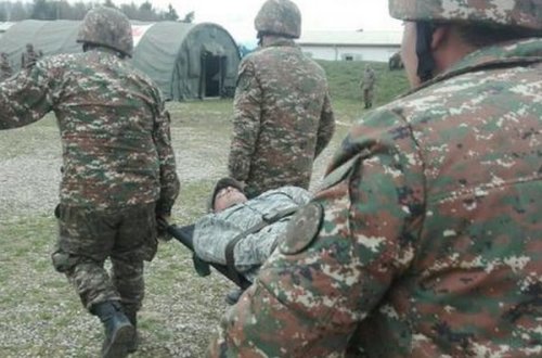 Ermənistan ordusunun zabiti iki əsgəri döyüb
