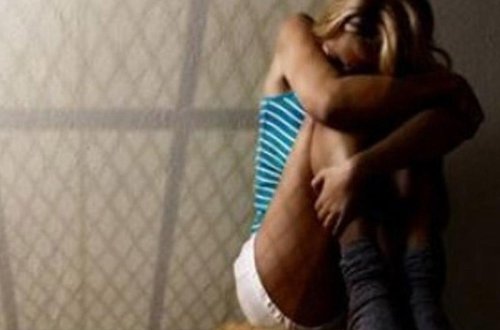 Bakıdakı gecə klubunda qız döyüldü