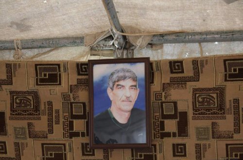 Məşhur meyxanaçının cənazəsi evinə gətirildi - Foto
