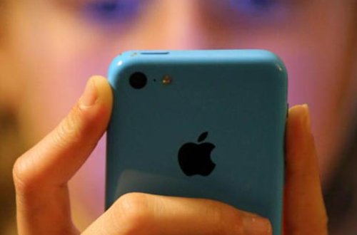 19 yaşlı qadının 14 yaşlı qızla intim videosu tapıldı, qadın saxlanıldı - İngiltərədə - FOTO