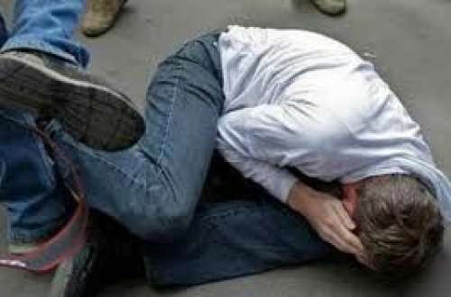 Hacıqabulda qayınları tərəfindən döyülən şəxs ağır xəsarət alıb