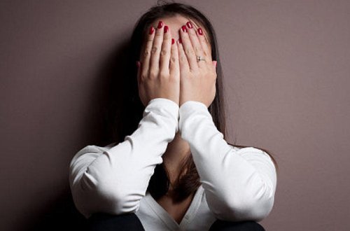 Bakıdakı evini 3 manata, doğma qızını 30 manata satmış qadın - FOTO