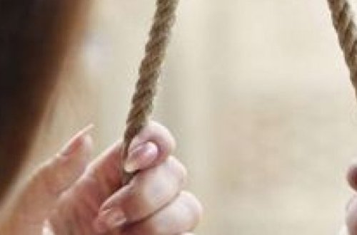 Şəkidə 53 yaşlı qadın intihar edib