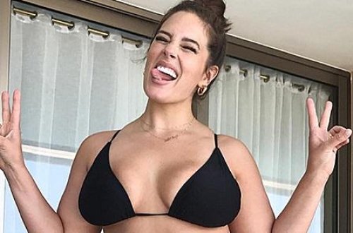 Cazibədar modeldən seksual foto