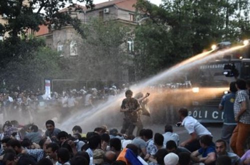 Ermənistanda tələbələr üsyana hazırlaşır
