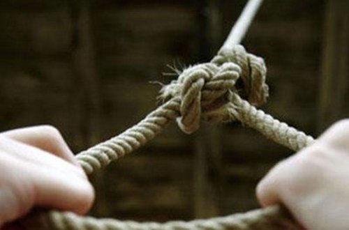 33 yaşlı kişi özünü asdı