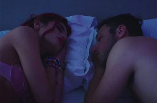 Klipdə xəyanət görən qadını canlandırdı - fotolar
