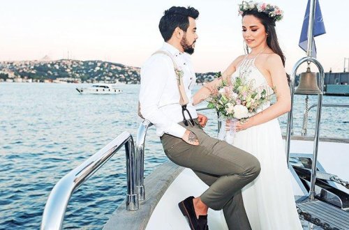 Cinsiyyətini dəyişən aktrisa subaylıqla vidalaşır - foto