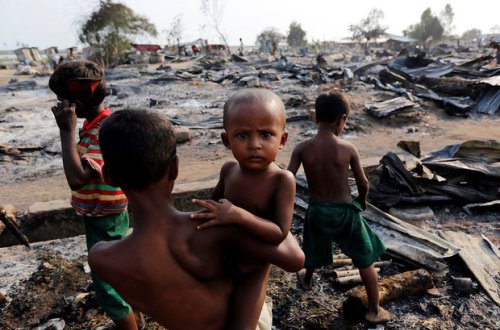Müsəlmanlara dəhşətli zülm: Başlarını kəsirlər, diri-diri yandırırlar – FOTO