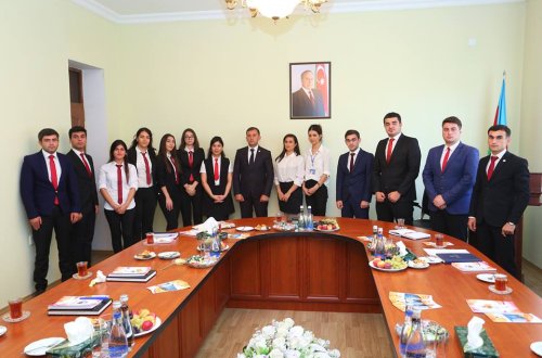 Binəqədi rayon İcra Hakimiyyətində təcrübə keçən  10-cu qrup ASAN könüllüləri ilə Biləcəri bələdiyyəsində görüş keçirildi.