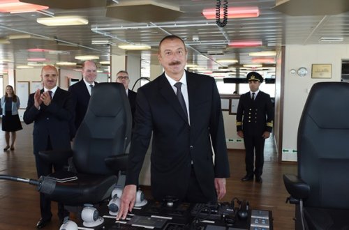 İlham Əliyev “Xankəndi” gəmisində
