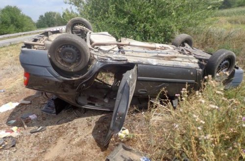 Siyəzəndə avtomobil aşdı, 4 nəfər xəsarət aldı