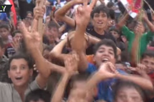 İŞİD-dən xilas olan suriyalı uşaqların sevinci - Video