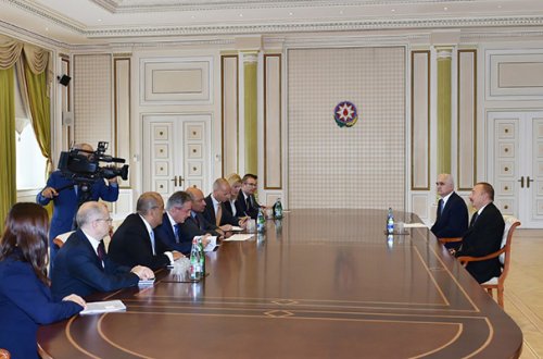 İlham Əliyev AYİB-ın prezidentini qəbul edib — YENİLƏNİB