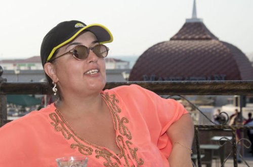 Elza Seyidcahan: Oğul axtarıram ki, gəlib ağzımı tiksin