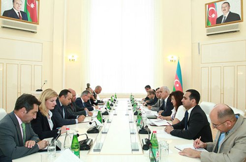 AYİB-in prezidenti Şahin Mustafayevlə görüşüb