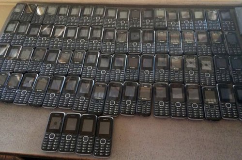 Gömrükdə külli miqdarda telefon tutuldu
