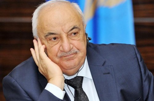 AA seriyalı taksilər Abid Şərifova məxsusdur