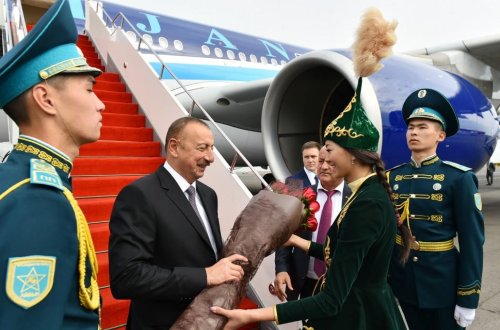 Azərbaycan Prezidenti İlham Əliyev Qazaxıstana işgüzar səfərə gəlib - FOTO
