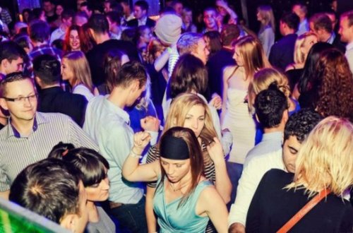 BAKIDA DAHA BİR ŞOK! CİNSİ AZLIQLAR ÜÇÜN KLUB AÇILDI - 