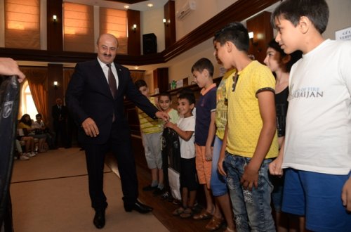 Nəsimi rayonunda 2016/2017-ci tədris ilinin yekunları və 2017/2018-ci tədris ilinə hazırlığın vəziyyəti müzakirə edilib