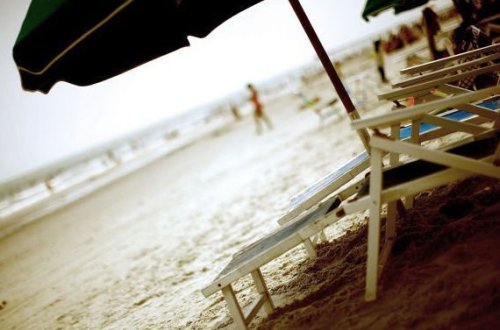 Mövsümün bitməsinə az qalsa da, çimərliyə gedənlərin sayı azalmır – VİDEO