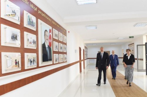 Prezident İlham Əliyev 239 və 162 nömrəli məktəblərdə əsaslı yenidənqurmadan sonra yaradılan şəraitlə tanış olub (FOTO)