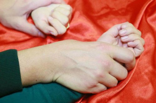 52 yaşlı anasını zorlamağa çalışan şəxsin cinsiyyət orqanını kəsməyə getdi və... - Qubada AĞLASIĞMAZ OLAY