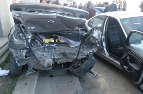 Nüşabə Ələsgərli Bakıda ağır yol qəzası törətdi - 3 avtomobil toqquşdu