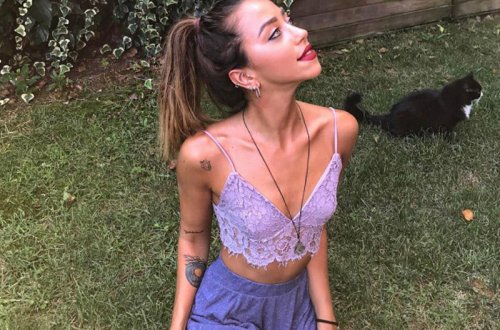 Aktyorun qızının sinəsi olay oldu - FOTO