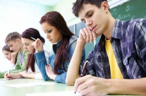 Bu gün kolleclərin boş qalan yerlərinə qeydiyyat başa çatır