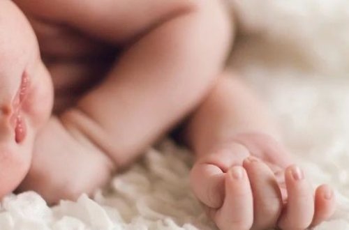 Ermənistanda ana iki aylıq körpəsinin 420 dollara satıb