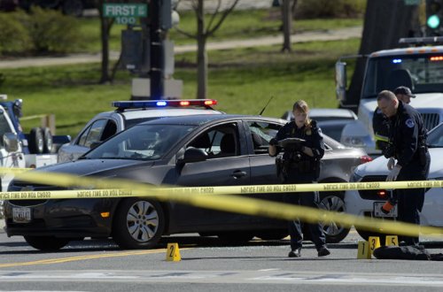 ABŞ-da orta məktəbdə atışma — Ölən və yaralananlar var