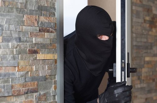 100 minlik oğurluğa 10 il cəza