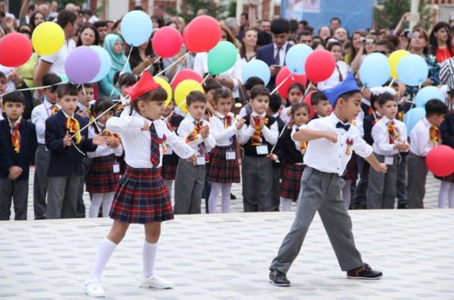 Masazırda orta məktəbdə erməni havası - Şagirdlər 