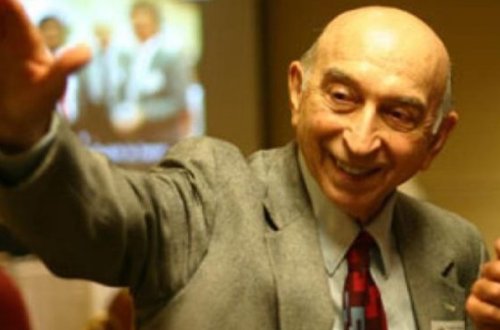 Azərbaycanda Lütfi Zadənin adı gülə verildi