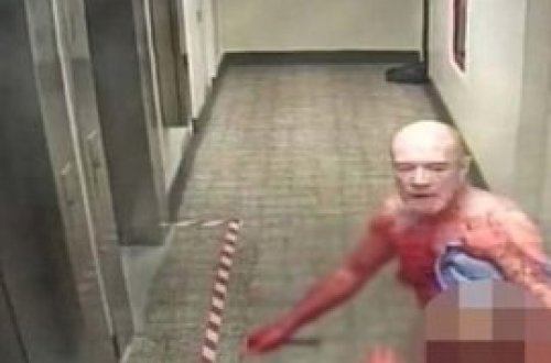 Dostunu 66 yerindən bıçaqlayıb, qanı ilə GÖRÜN NƏ ETDİ - FOTO