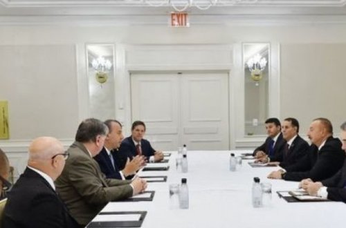 İlham Əliyev ABŞ Etnik Anlaşma Fondunun sədri ilə görüşdü