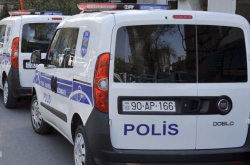 Bakıda sərxoş kişi polisi ayağa qaldırdı