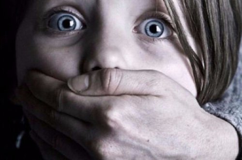 12 yaşlı qızın intim fotosu BAŞINA BƏLA OLDU