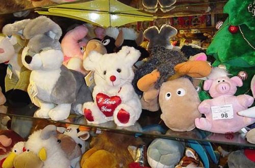 Abşeronda iki kişi 1041 manat dəyərində oyuncaq oğurlayıb