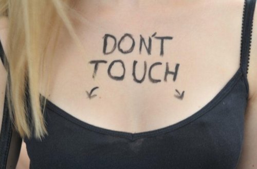 Əfqan qaçqınlar 16 yaşlı qızı vəhşicəsinə zorladılar - FOTO