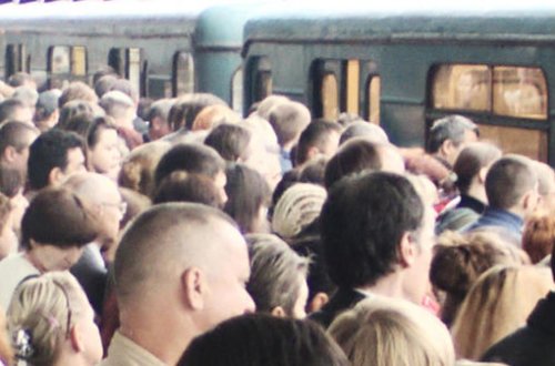 Bakı metrosunda sıxlıq problemi