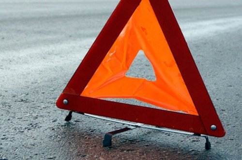 Gədəbəydə məktəbə gedən şagirdi avtomobil vurdu