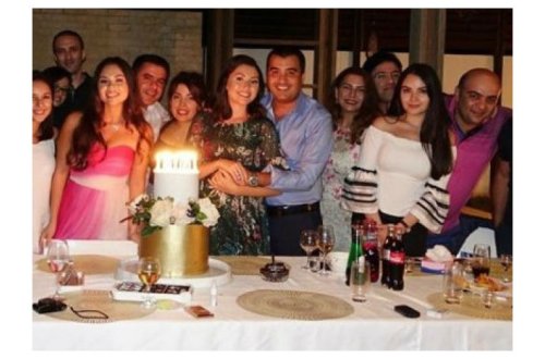 Mərhum nazirin gəlini özünə dəbdəbəli ad günü keçirdi — FOTOLAR