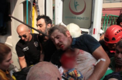 Tikintidə İNANILMAZ qəza: Dəmir qarnından girib başından çıxdı -VİDEO