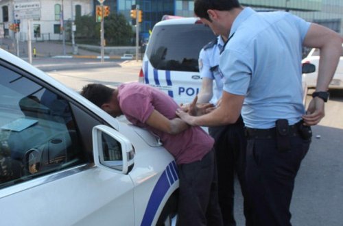 Səhər saatlarında 16 yaşlı qızı zorlamaq istəyən şəxs tutuldu - FOTO