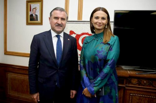 Qənirə Paşayeva Türkiyənin Gənclər və İdman Naziri ilə görüşüb - VİDEO