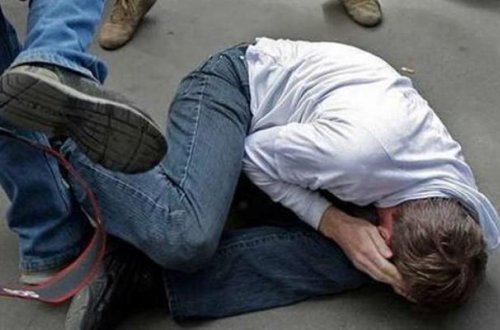 Bakıda yaşlı kişi mübahisə zamanı döyülüb